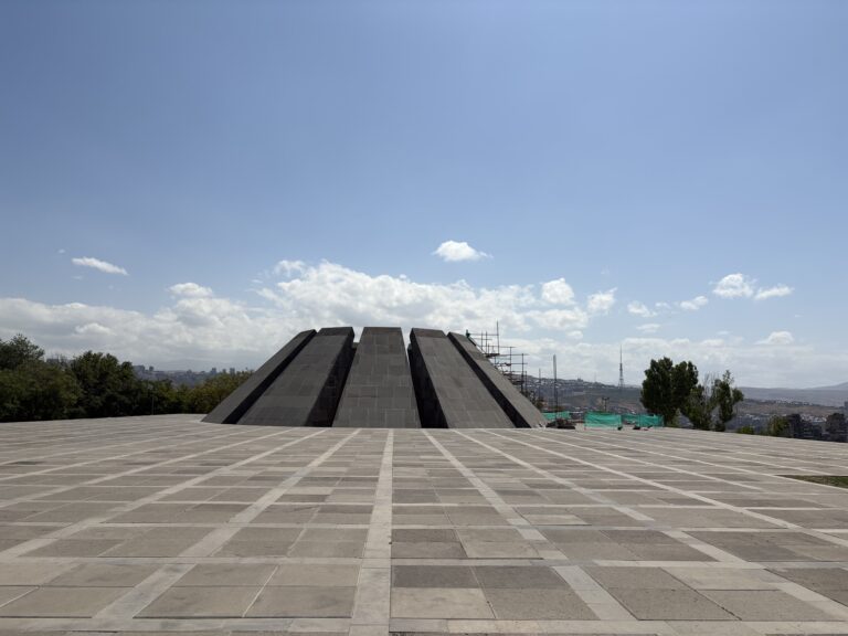 N’oubliez jamais le passé, car il aime se rappeler à vous