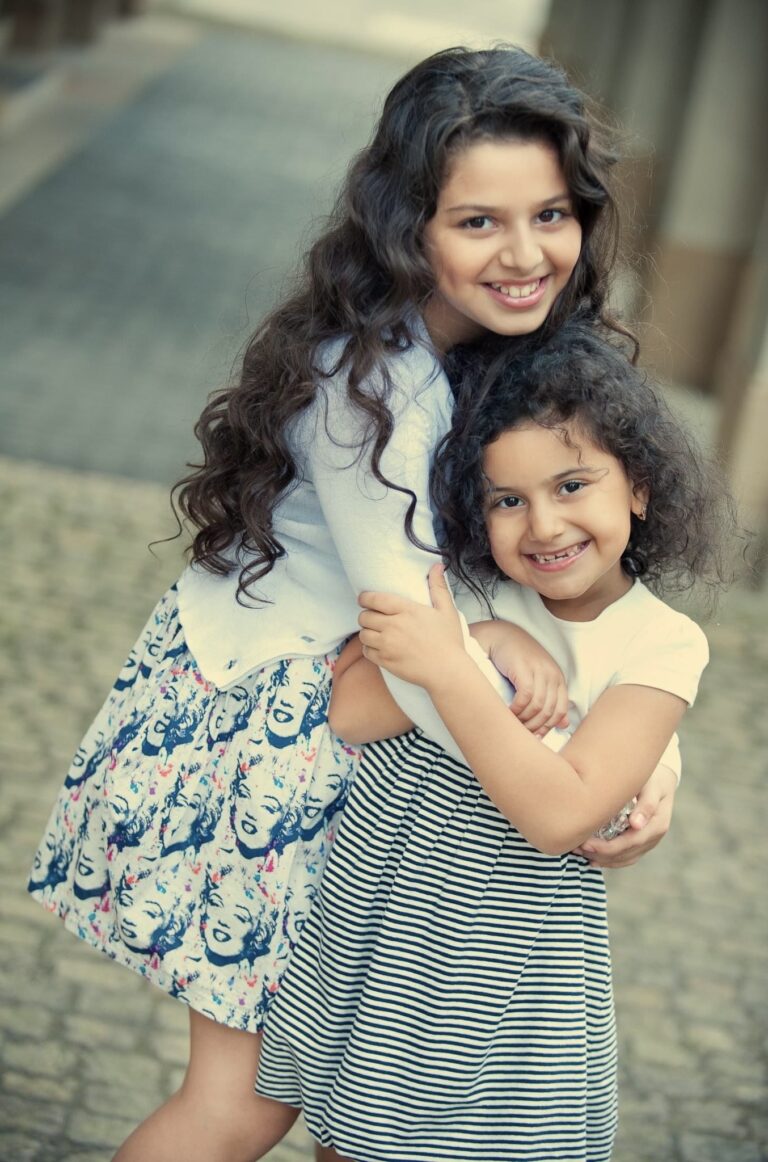 El nuevo lanzamiento de Diana Kalashova “SISTER” — Un homenaje a la familia, la amistad y sus raíces ezidíes