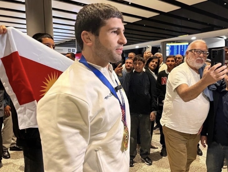 Езидский борец Малхас Амоян стал двукратным чемпионом мира — триумф для езидского народа