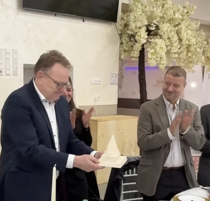 Ezidis in Cologne meet the new mayor – dialogue about culture and protection